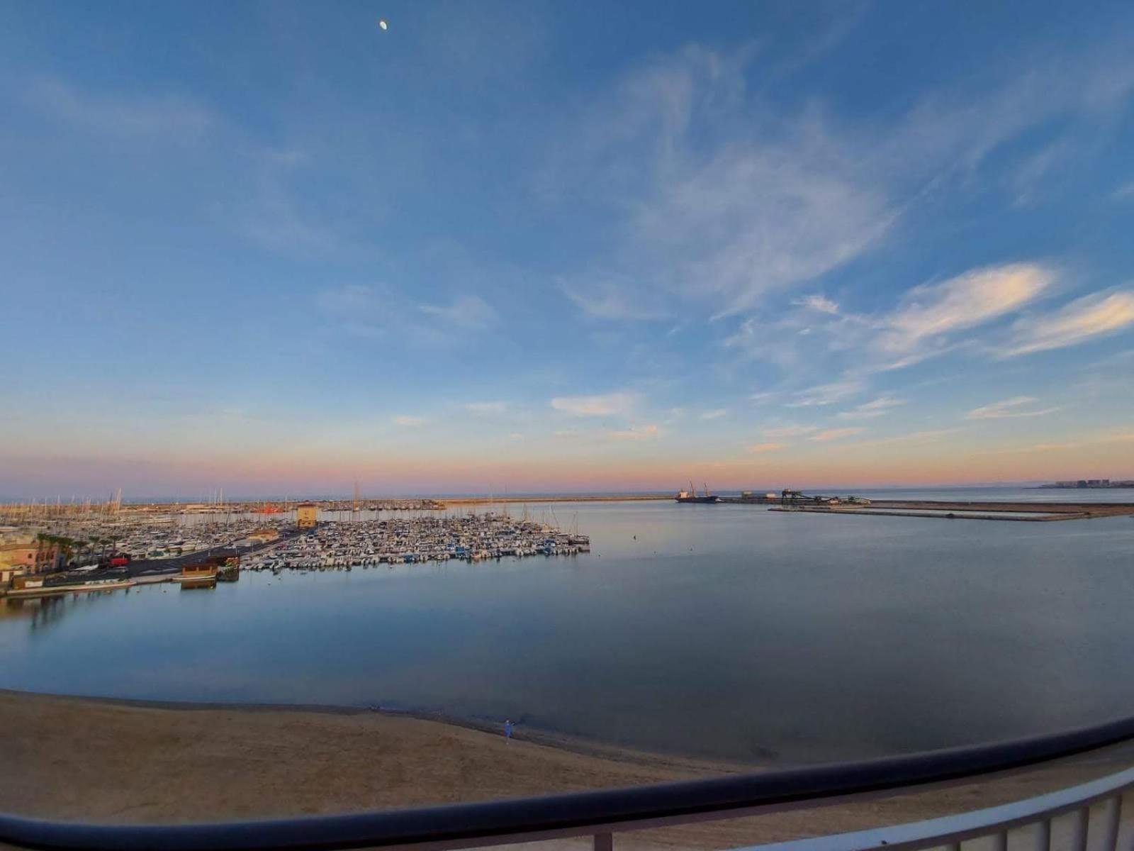 Marina Breeze Apartment Torrevieja Ngoại thất bức ảnh